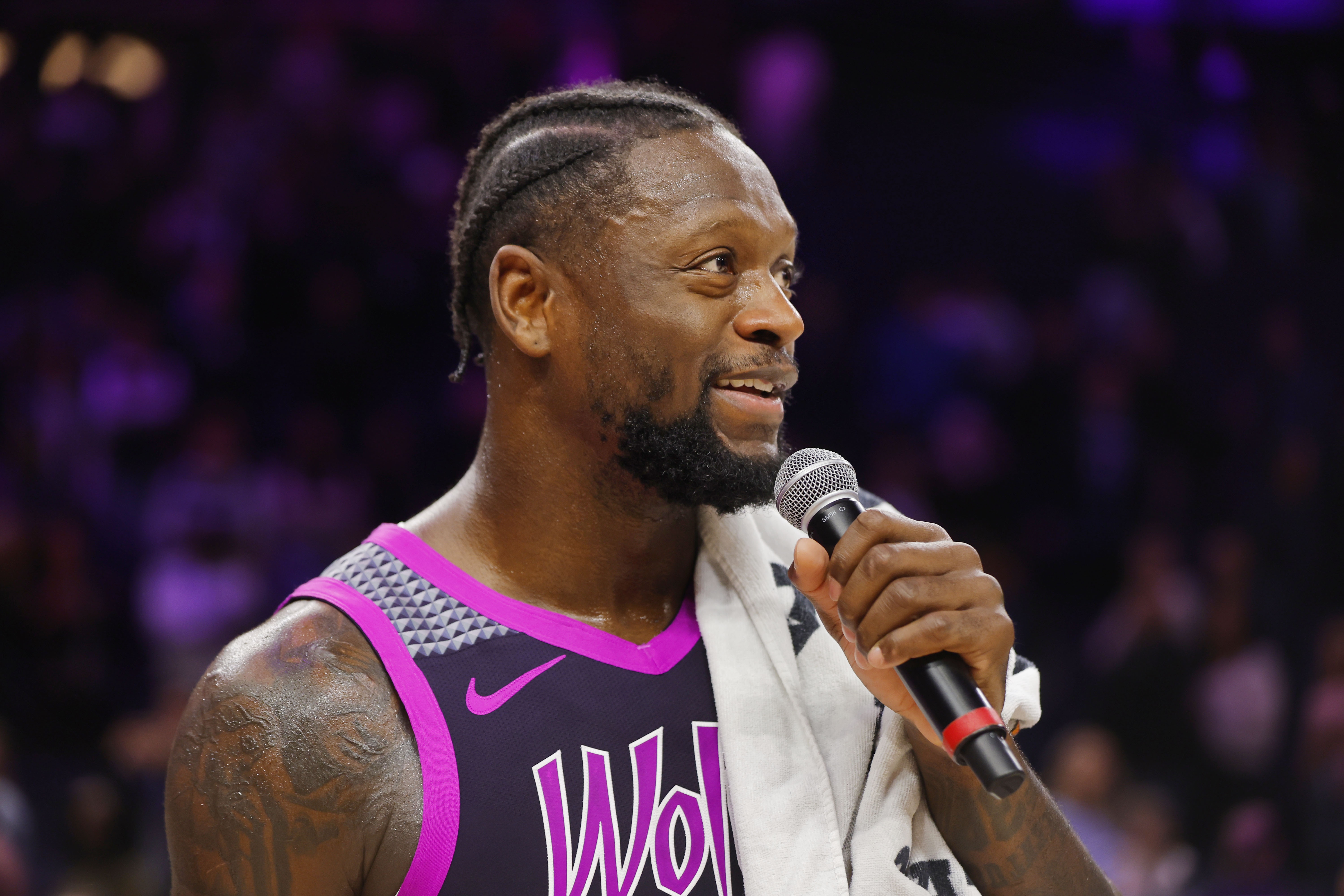 这就要花?兰德尔三分命中 森林狼第二节领先雄鹿22分&华子还缺阵